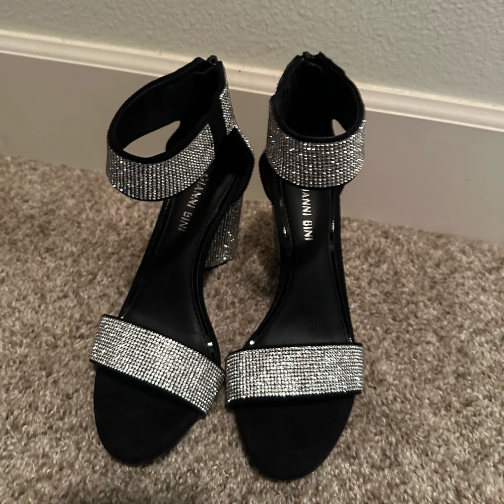 NWOT Tags Rhinestone Heels